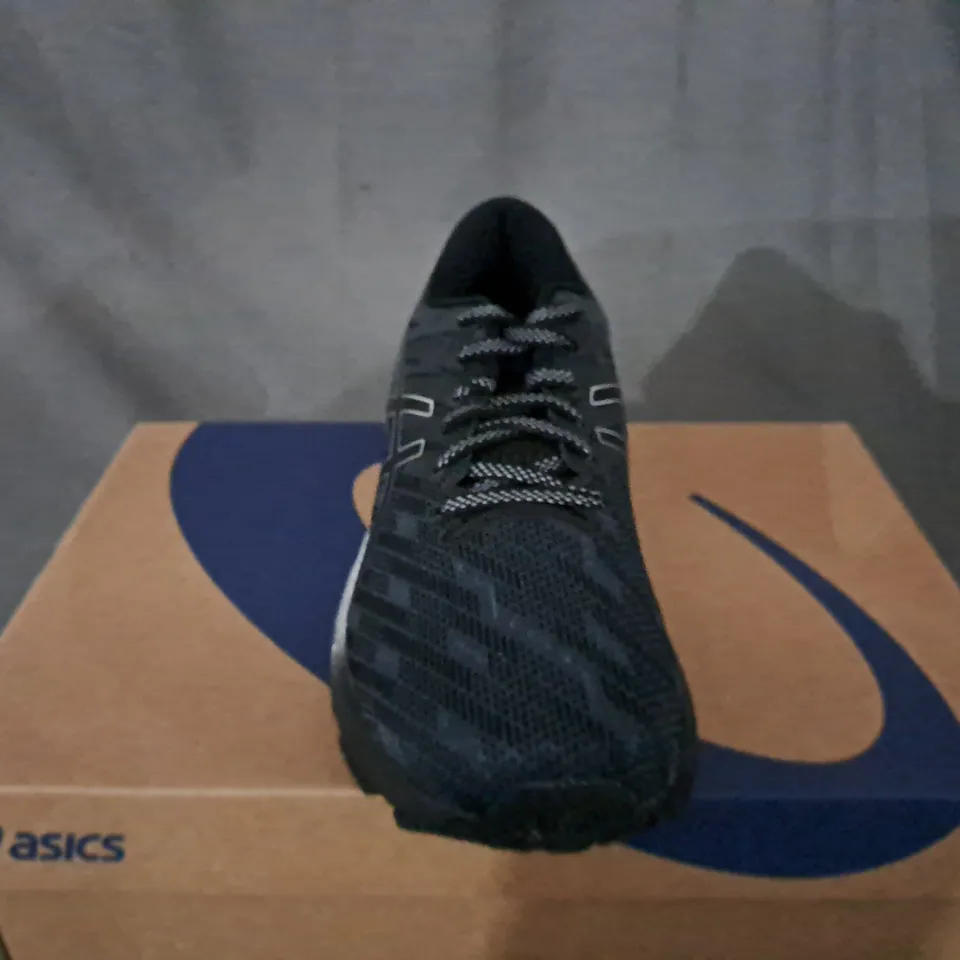 BOXED PAIR OF ASICS GEL JADEITE BLACK/SILVER WOMENS TRAINERS - UK 7 1/2