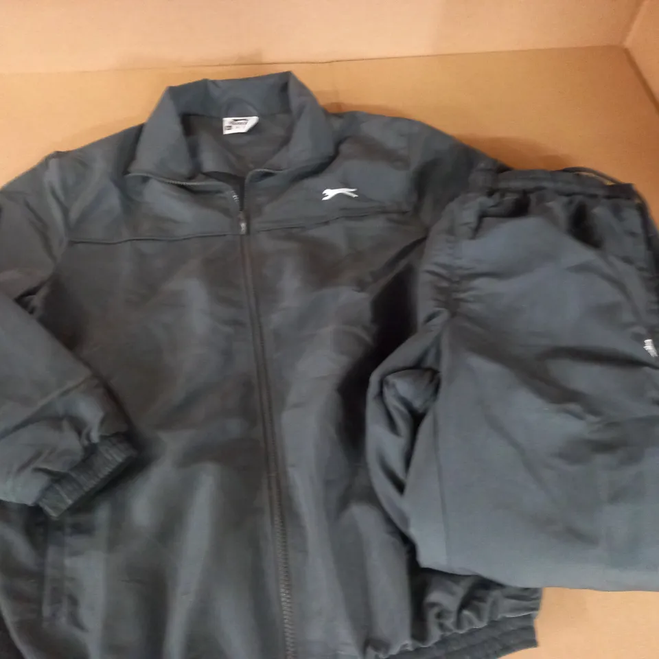 SLAZENGER ZIP THROUGH TRACKSUIT IN GREY - M