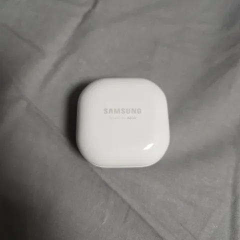 SAMSUNG GALAXY BUDS WIRELESS EARBUDS IN CHARGING CASE – WHITE