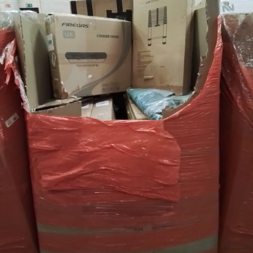 PALLET CONTAINING MIXED BOXED HOUSEHOLD ITEMS TO INCLUDE: COOKER HOODS, 4.5M TELESCOPIC LADDER AND LOTS MORE UNMARKED BOXED ITEMS 