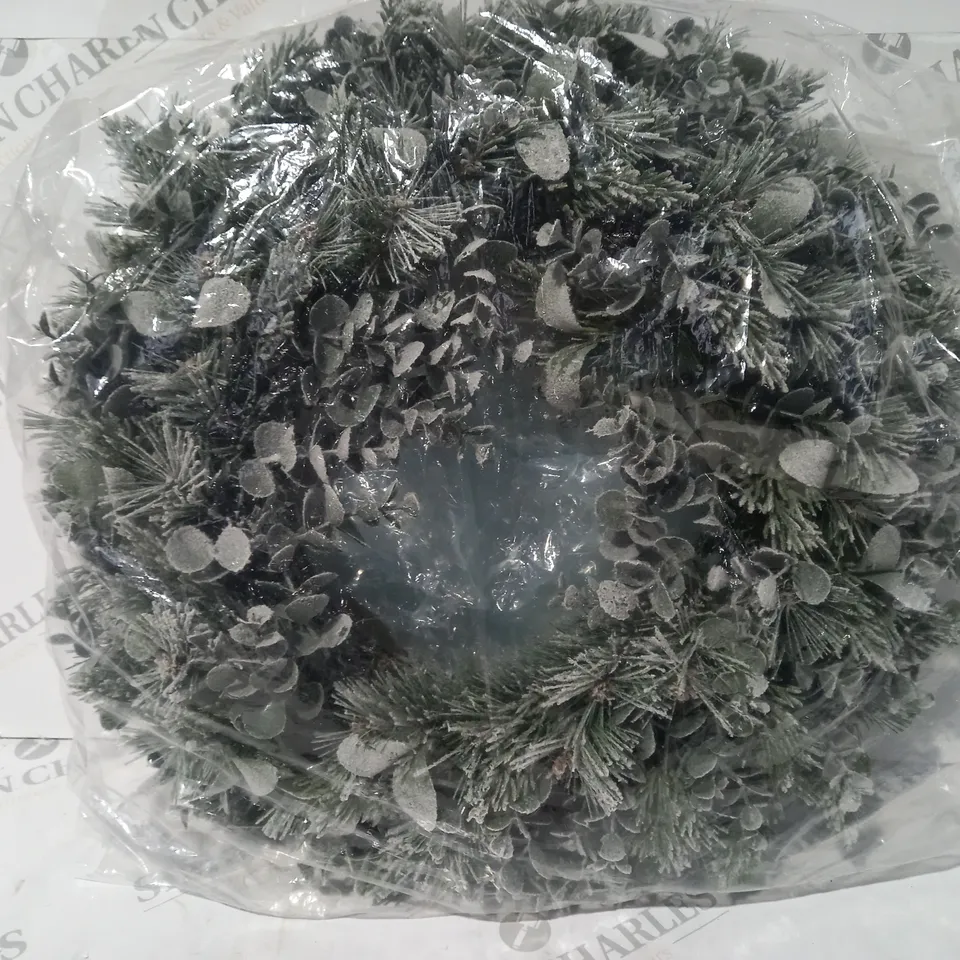 BOXED K BY KELLY HOPPEN COTSWOLDS CHOICE OF PRE-LIT GREENERY CHRISTMAS DECORATION