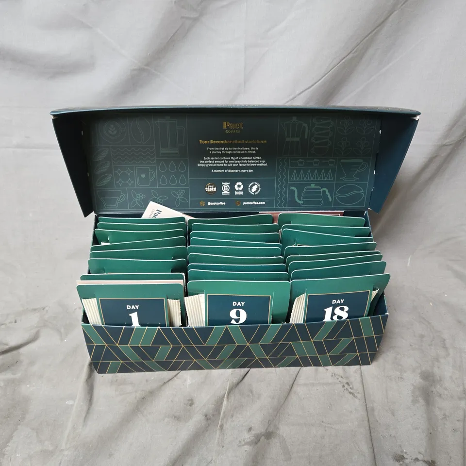 PACT COFFEE ADVENT CALENDAR – WHOLEBEAN COFFEE (24 DAYS) WITH CUP