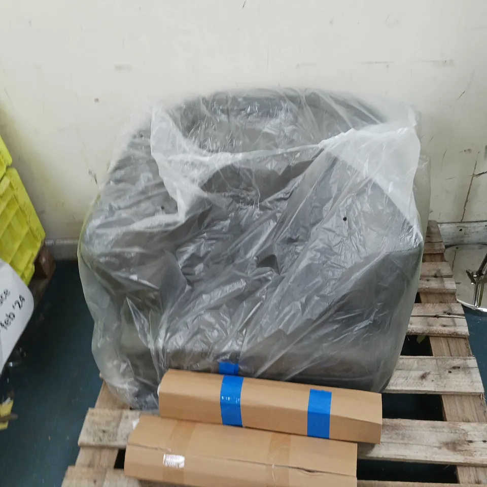 MY HOME STORIES VELVET ARMCHAIR - DARK GREY 