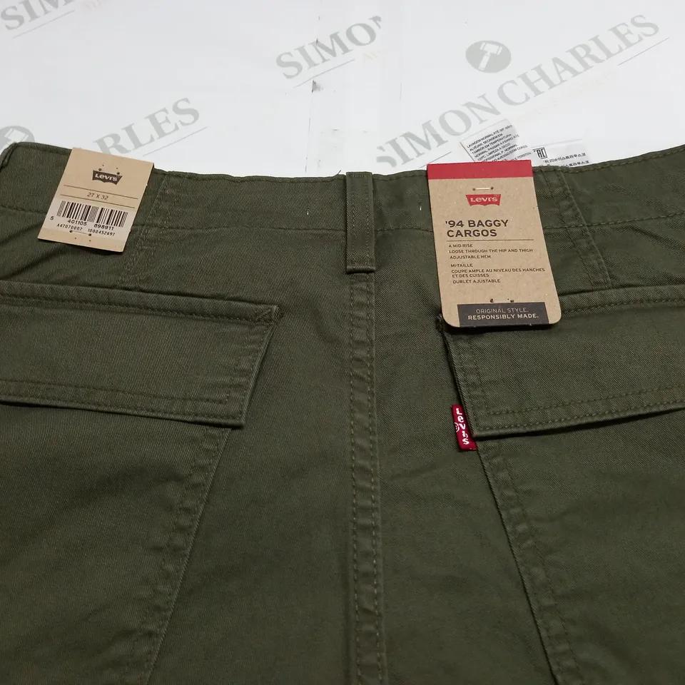 LEVIS 94 BAGGY CARGOS IN GREEN - 27X32