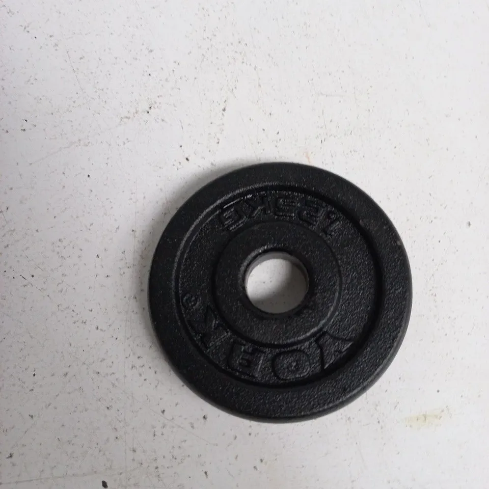 TOTE OF APPROXIMATELY 12 ASSORTED ITEMS TO INCLUDE: YORK 1.25 KG METAL PLATE 