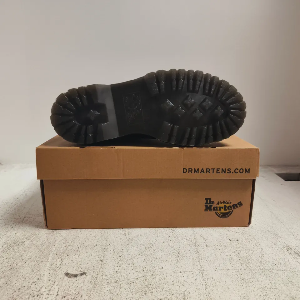 BOXED PAIR OF DR MARTENS SINCLAIR BOOTS IN BLACK SIZE UK 5