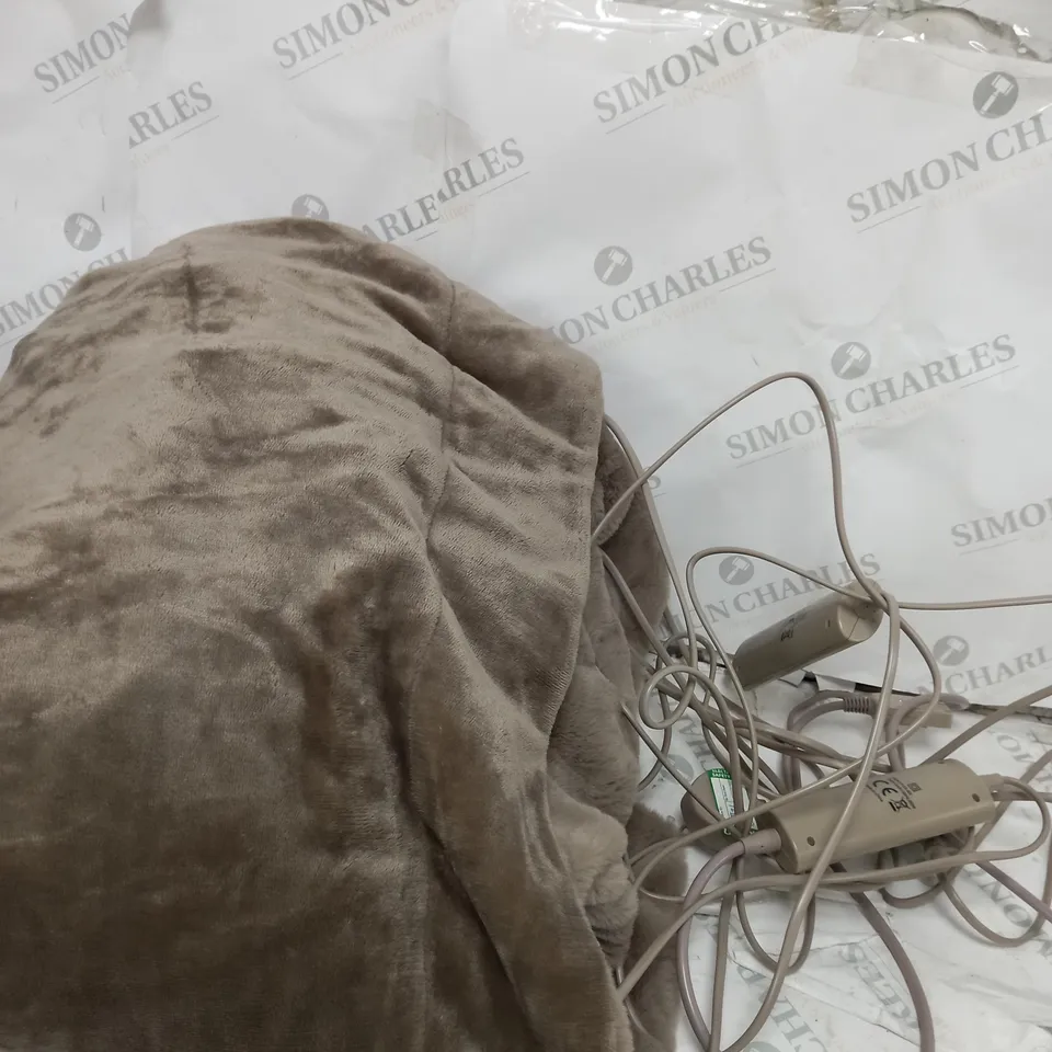 BOX OF 3 HEATED BLANKETS INCLUDING GREY & BROWN