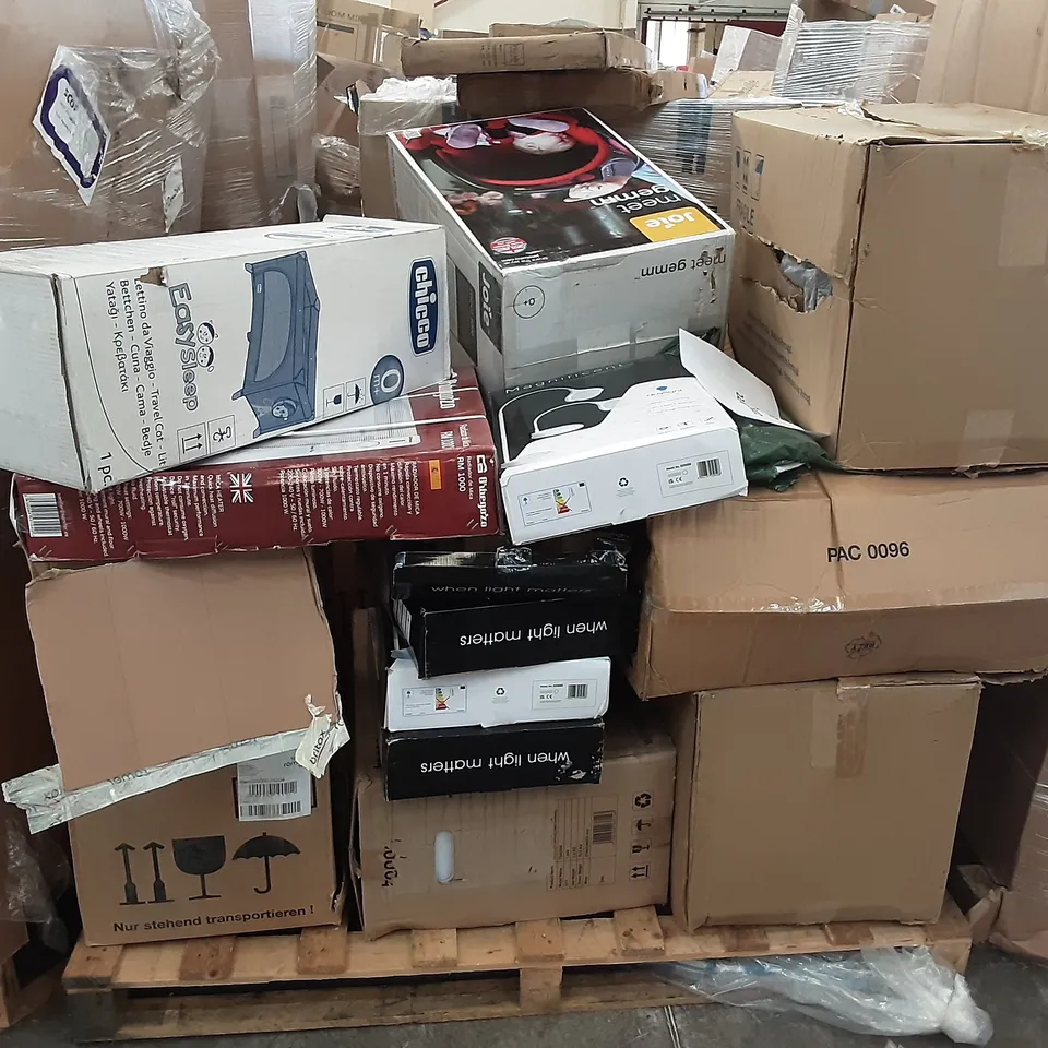PALLET OF ASSORTED PRODUCTS TO INCLUDE CHICCO TRAVEL COT, OIBEGOZO MICA HEATER, JOIE BABY SEAT, MAGNIFICENT FLOOR AND TABLE MAGNIFIER LAMP, TESSA MULTIFUNCTIONAL FOOD PROCESSOR