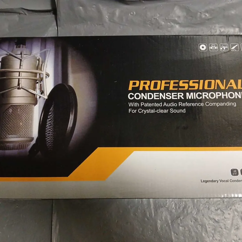 BOXED PROFESSIONAL CONDENSER MICROPHONE 