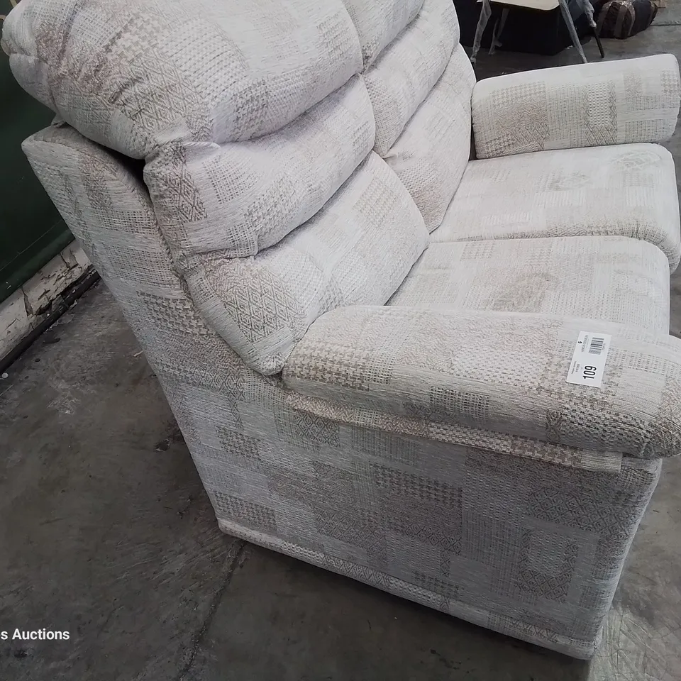QUALITY BRITISH DESIGNER & MANUFACTURED G PLAN MALVERN TWO SEATER SOFA LYDIA BLUSH FABRIC 