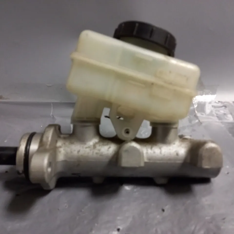 BRAKE MASTER CYLINDER FOR NISSAN 350Z 