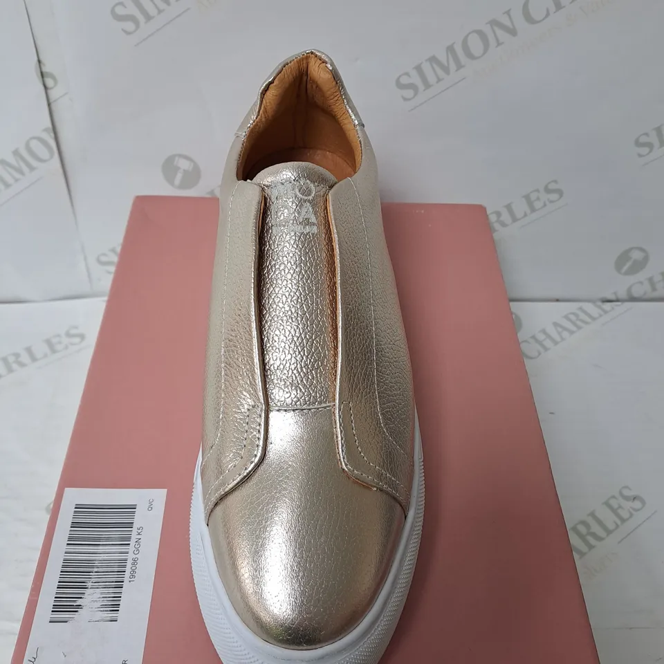 MODA IN PELLE ALBER GOLD LEATHER SIZE 5