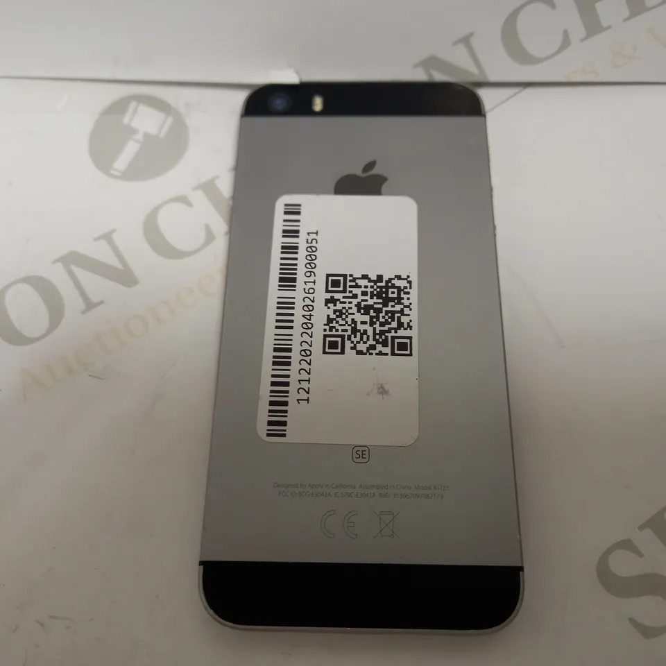 APPLE IPHONE SE (1ST GENERATION) - SILVER 
