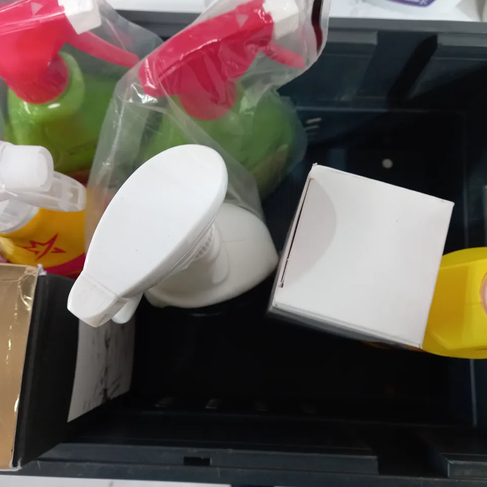 BOX OF APPROX 7 ASSORTED LIQUIDS TO INCLUDE - PERSIL COLOUR PROTECT - OATMEAL SHAMPOO - MAIN AND TAIL CONDITIONE ECT