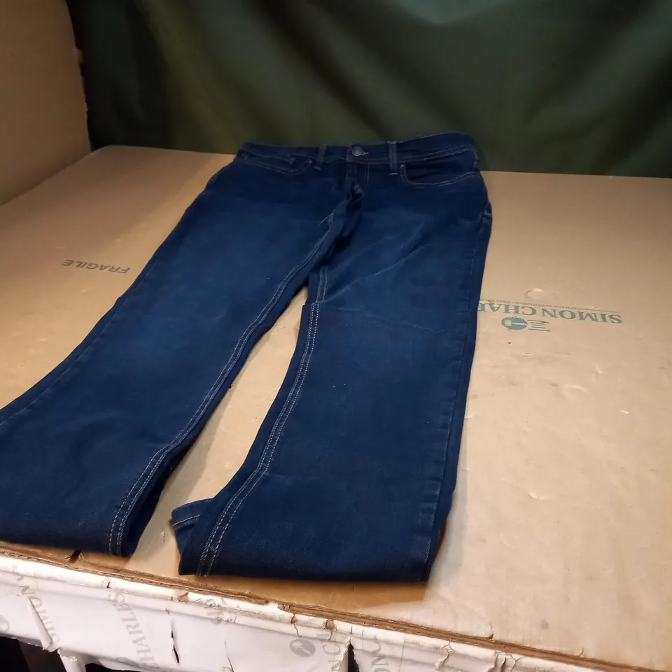 PAIR OF SKINNY DEMIN JEANS W36 L32