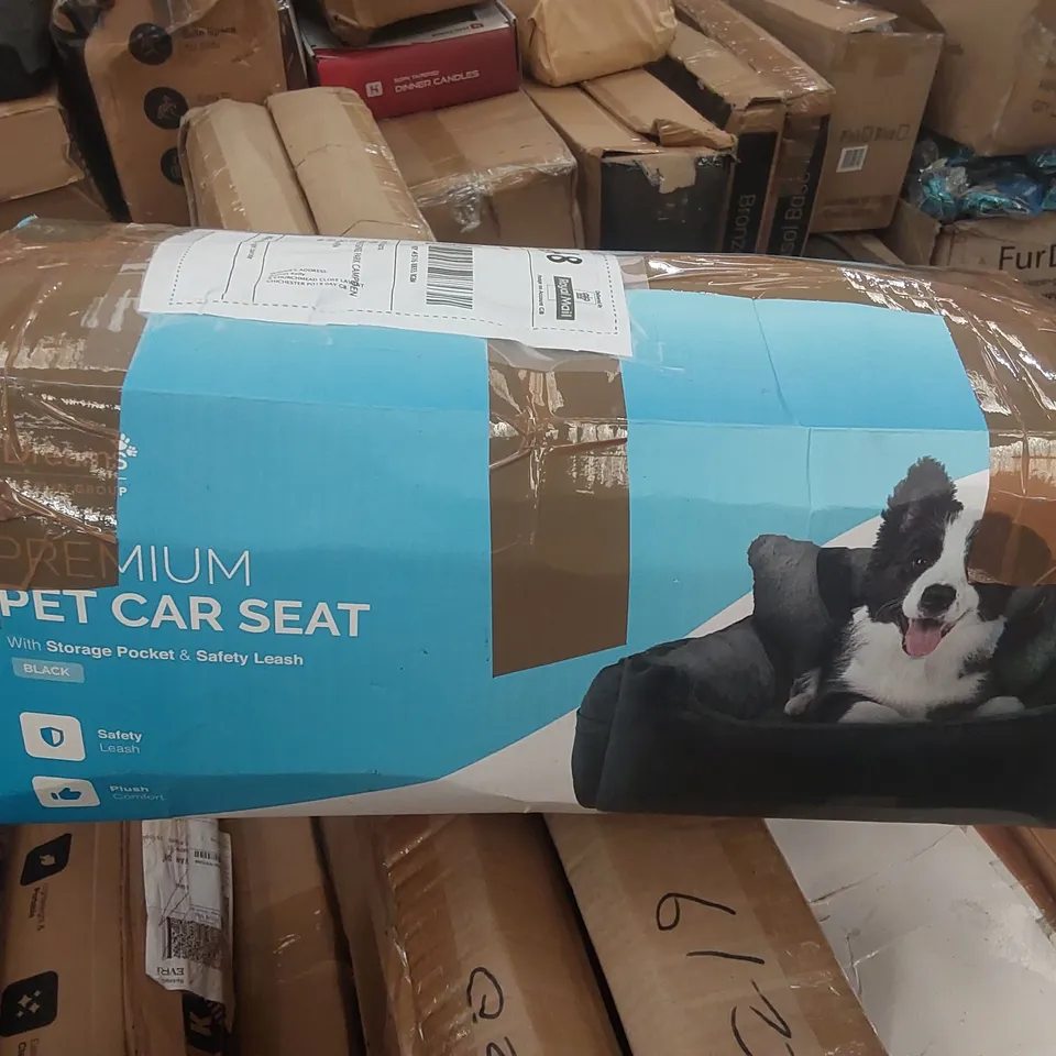 BOXED FURDREAMS PREMIUM PET CAR SEAT