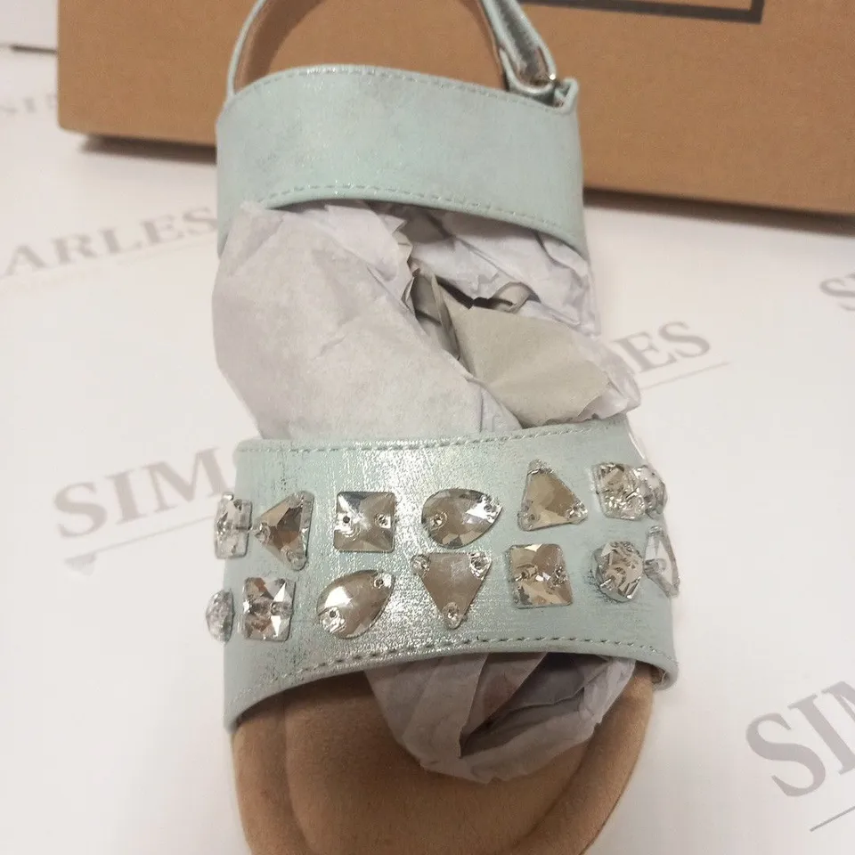 BOXED PAIR OF CUSHION WALK JEWELLED SANDALS IN SILVER - SIZE 4