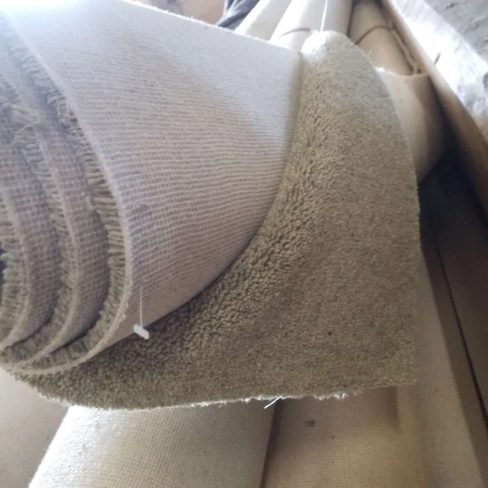 ROLL OF QUALITY 4M LINGDALE GRASSINGTON CARPET - 4×2.03M
