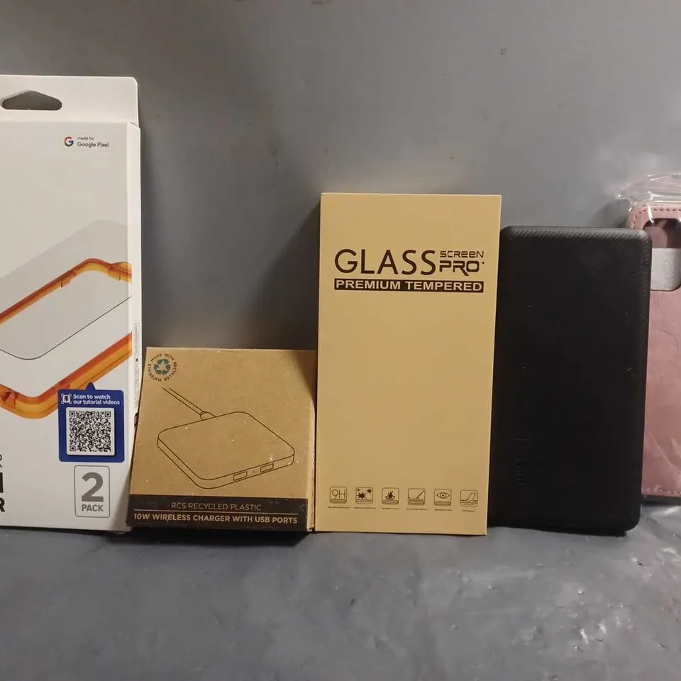 BOX OF APPROXIMATELY 15 ASSORTED ITEMS TO INCLUDE - PHONE CASES , TEMPERED GLASS . POWER BANK ETC