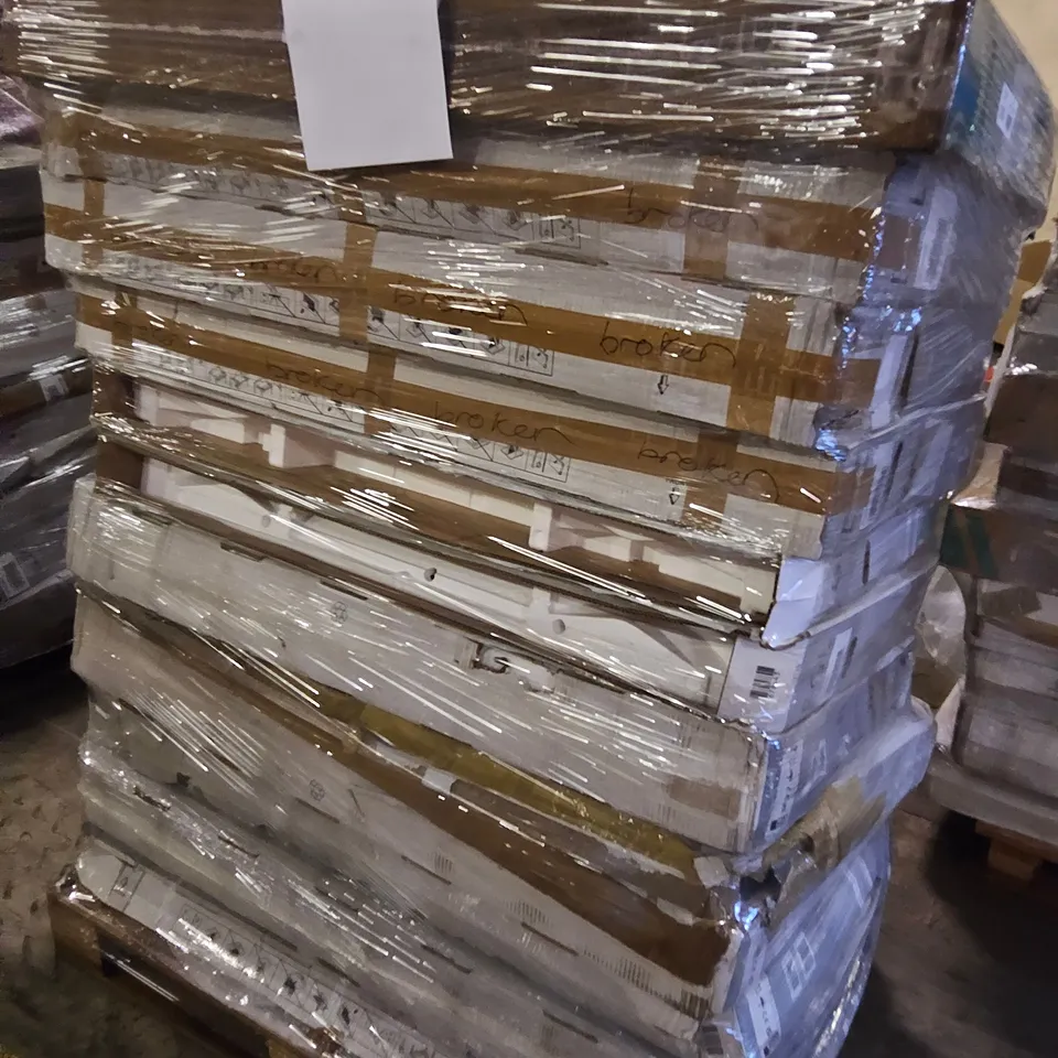 PALLET OF APPROXIMATELY 12 TELEVISIONS 