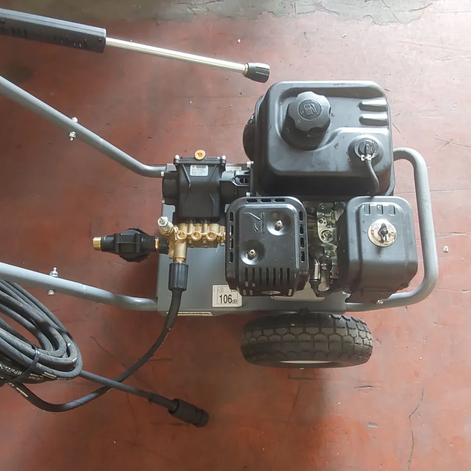 BRAND NEW KÄRCHER HD 7/20 G CLASSIC S/N 017378 PETROL PRESSURE WASHER