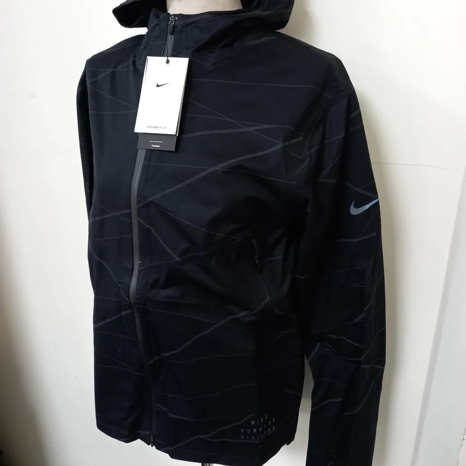 NIKE STROM FIT RUNNING JACKET SIZE M
