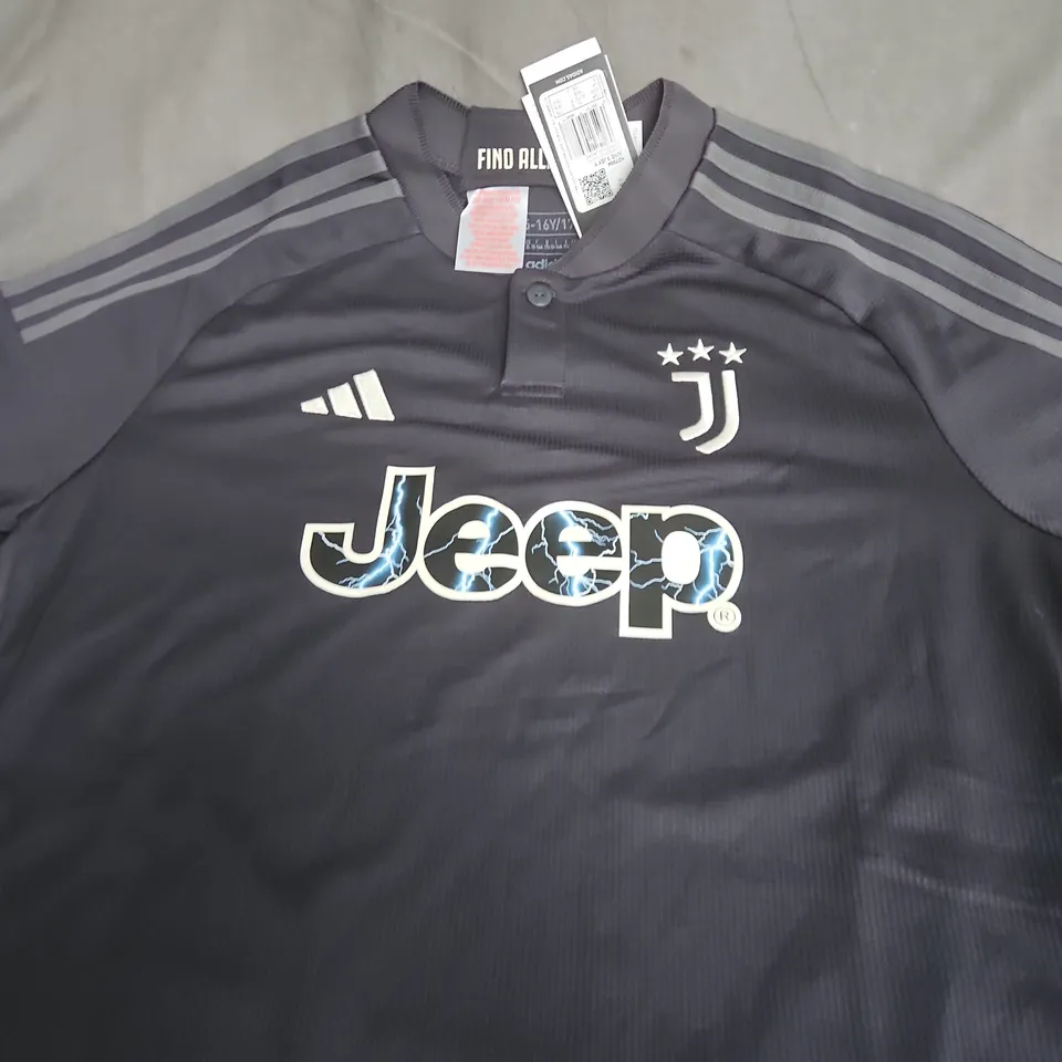 JUVENTUS FC FOOTBALL JERSEY – SIZE 15/16 YRS