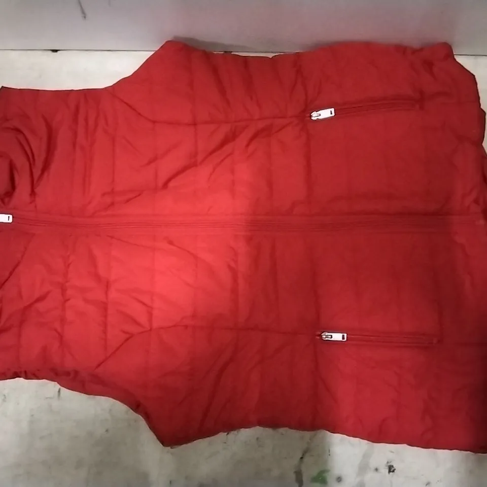 8BOX CONTAINING 3 BLUE COATS,  SIZE L , 1 RED VEST SIZE L