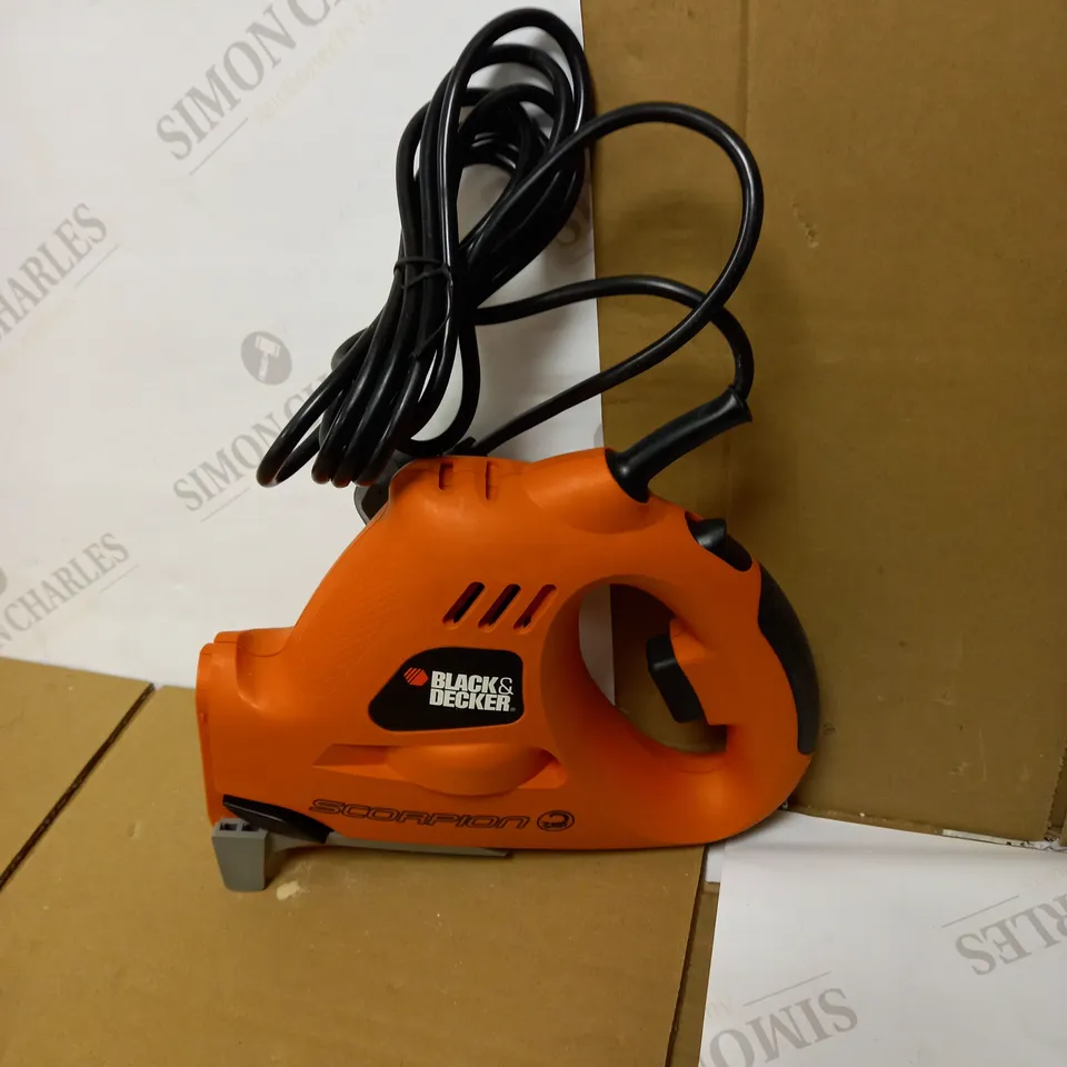 BLACK & DECKER SCORPION POWERED HANDSAW