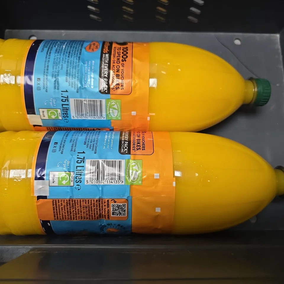APPROXIMATELY 4 ASSORTED DRINKS ITEMS TO INCLUDE - ROBINSONS ORANGE , PEPSI MAX 