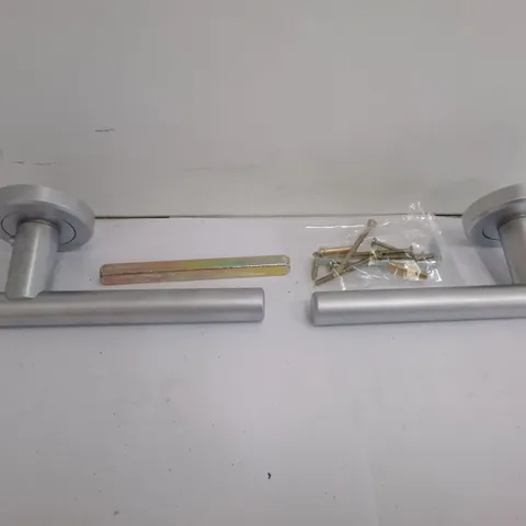 BAGGED SEROZZETTA PHILADELPHIA LATCH DOOR