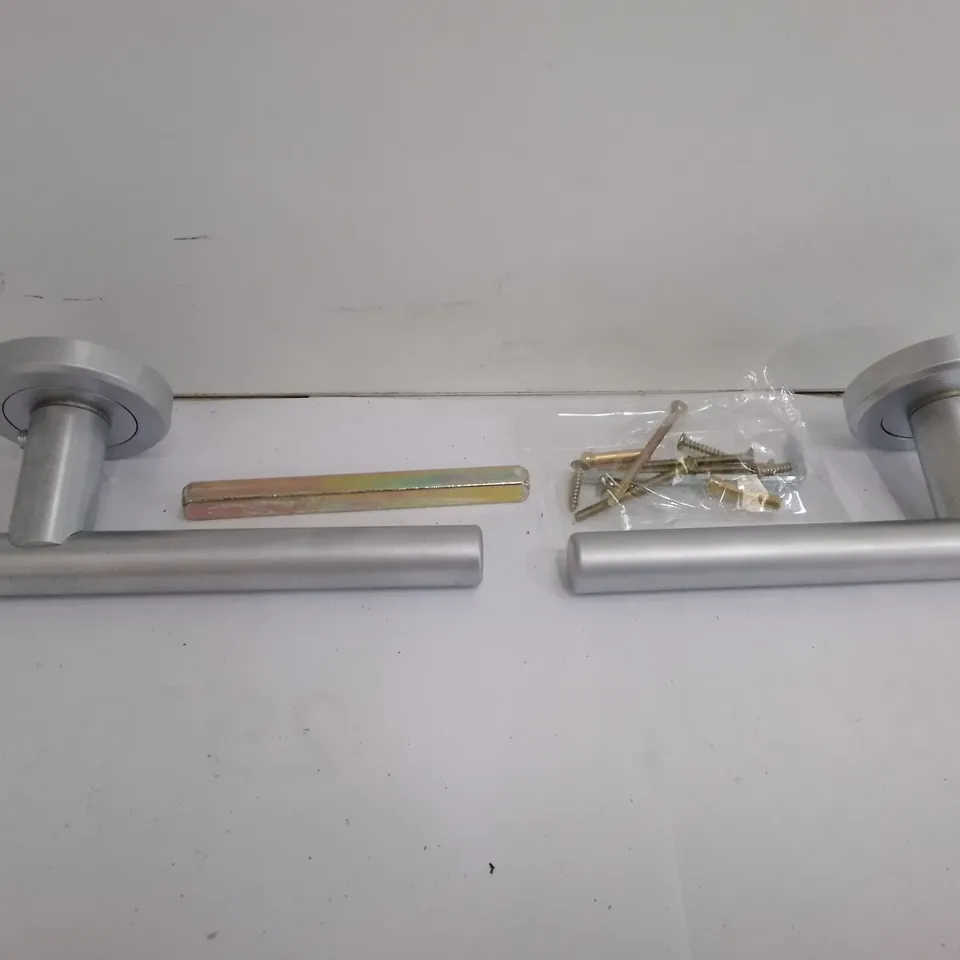 BAGGED SEROZZETTA PHILADELPHIA LATCH DOOR