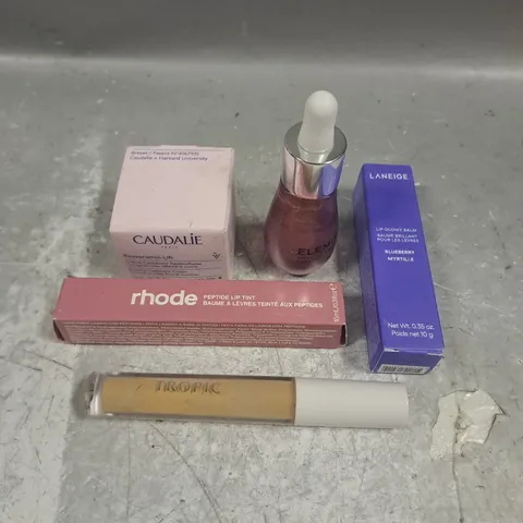 LOT OF APPROX 5 ASSORTED COSMETIC PRODUCTS TO INCLUDE - ELEMIS PRO-COLLAGEN ROSE FACIAL OIL - LANEIGE LIP GLOWY BALM - CAUDALIE FIRMING CASHMERE CREAM - ETC