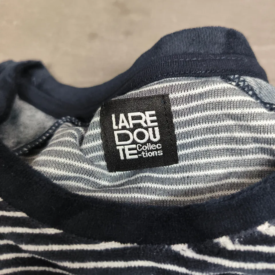 LA REDOUTE COLLECTIONS STRIPED TOP & NAVY VELOUR JOGGERS – WOMEN'S TWO-PIECE SET SIZE M