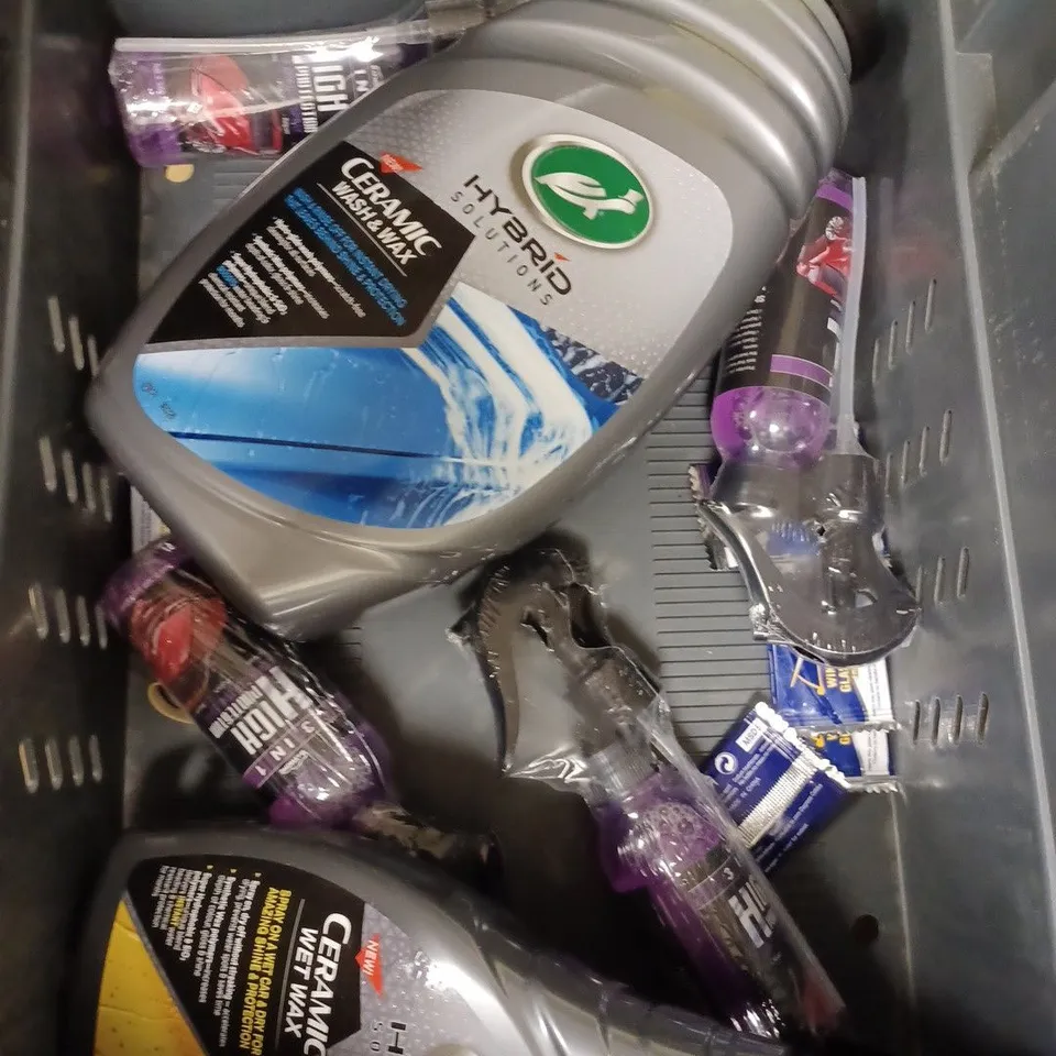 BOX OF APPROXIMATELY 15 ASSORTED VEHICLE CLEANING PRODUCTS TO INCLUDE CERAMIC WET WAX, SCREEN CLEANING SET, HIGH PROTECTION COATING SPRAY ETC 