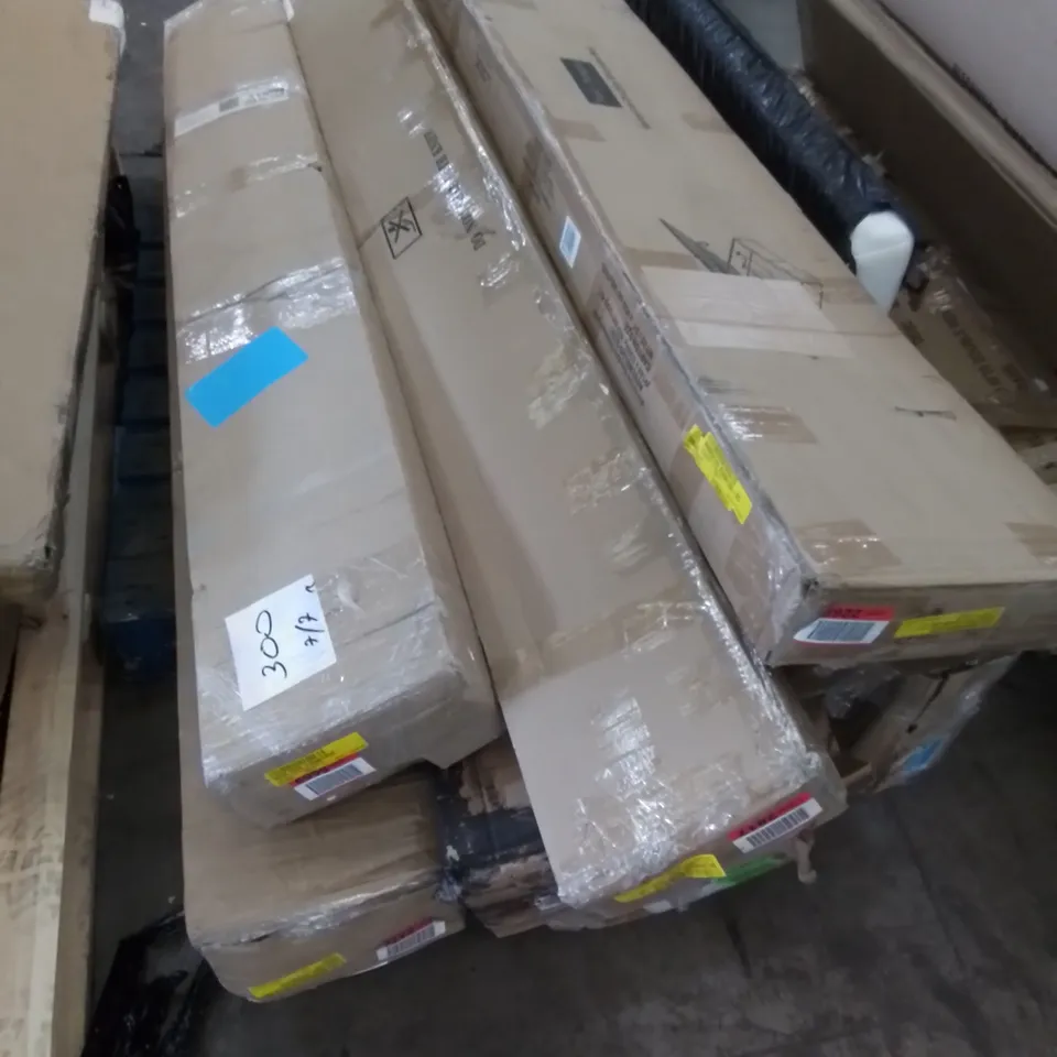 PALLET TO CONTAIN ASSORTED BED PARTS, INCOMPLETE SETS 