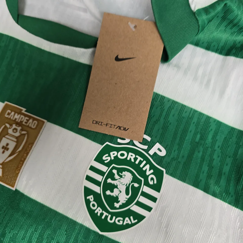 NIKE SPORTING CP FOOTBALL SHIRT - GREEN & WHITE STRIPES - SIZE L (AALIYAH #10)