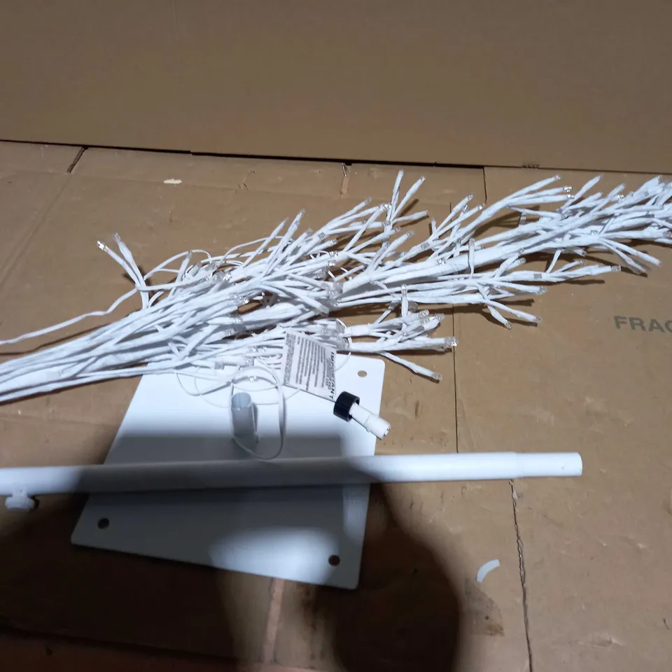 5FT STARBURST XMAS TWIG TREE