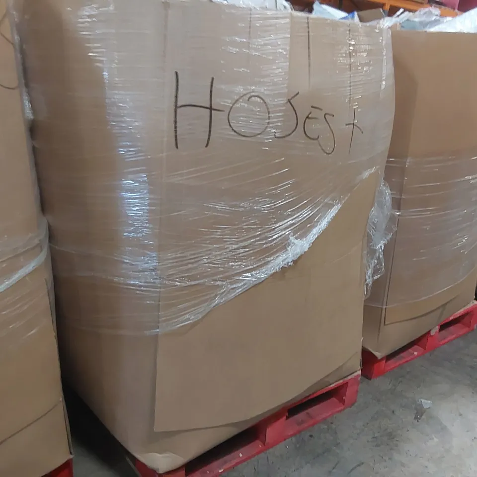 PALLET CONTAINING A LARGE QUANTITY OF ASSORTED HOSE PIPES, POOL INFLATABLES ECT