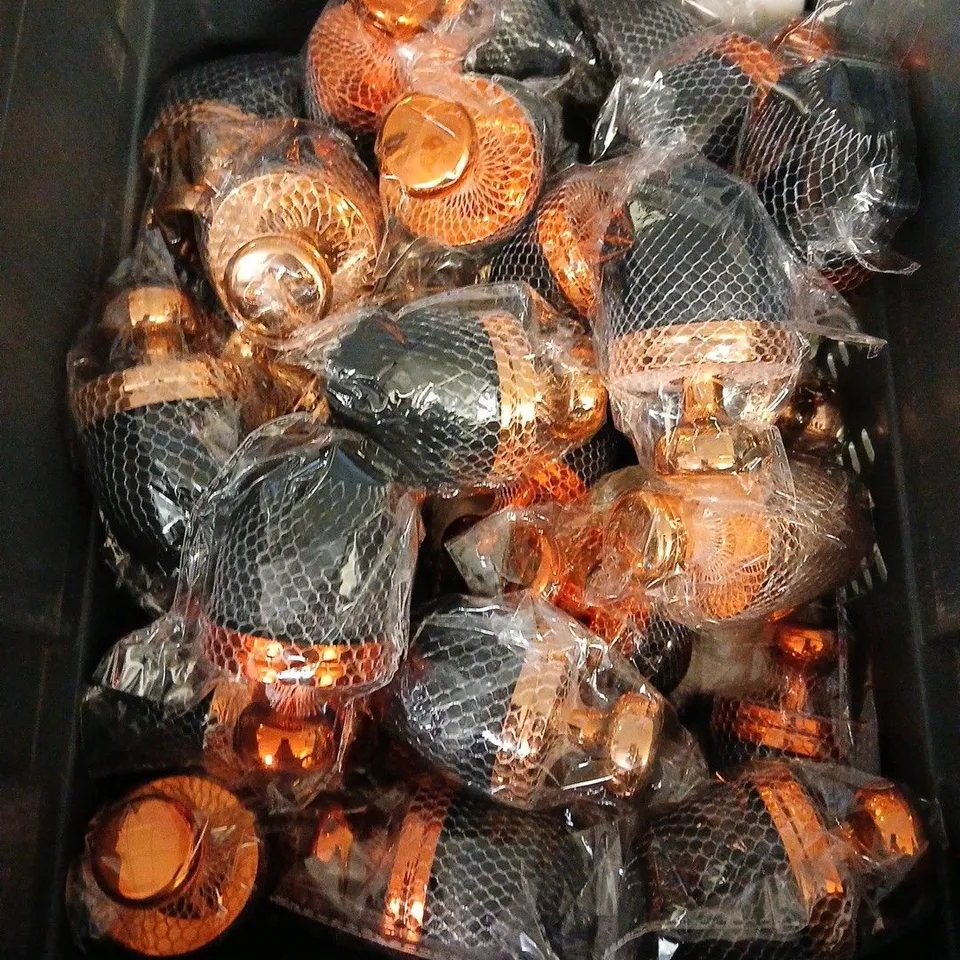 APPROXIMATELY 20 SELF-TANNING/MAKEUP BODY BRUSHES