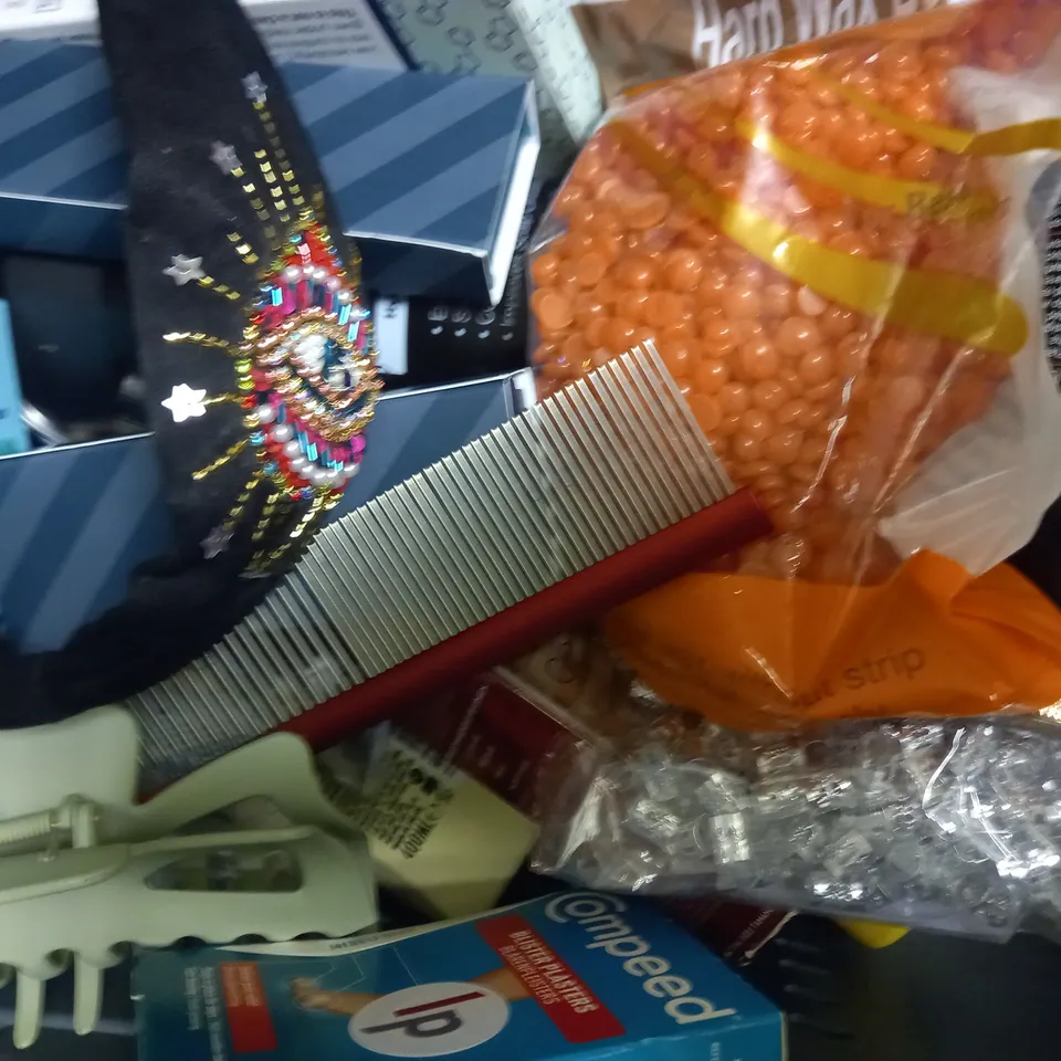 LOT OF APPROXIMATELY 20 ASSORTED HEALTH & BEAUTY ITEMS, TO INCLUDE OLAY, UPCIRCLE, BONDI SANDS, ETC