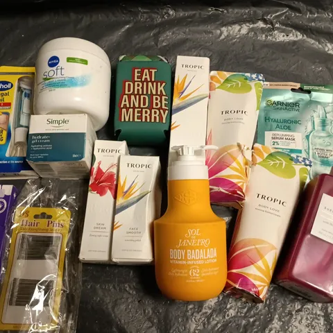LOT OF APPROXIMATELY 25 ASSORTED HEALTH AND BEAUTY ITEMS TO INCLUDE TROPIC, SIMPLE AND NIVEA