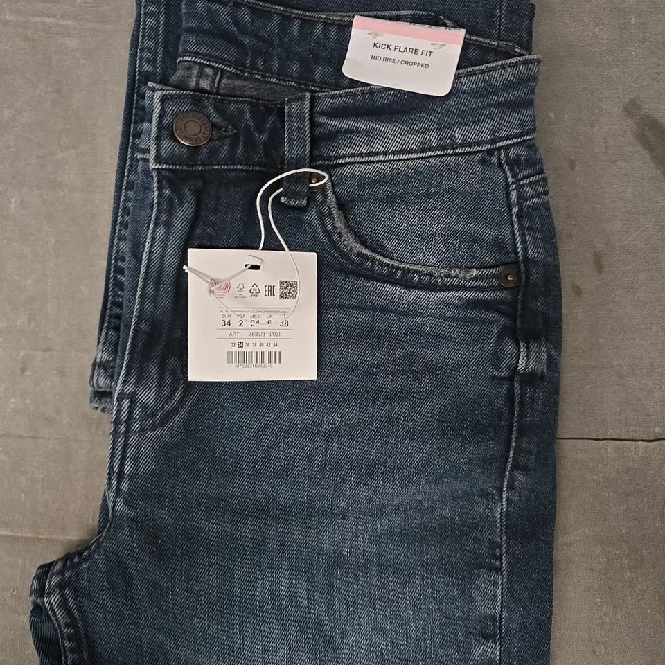 PULL & BEAR KICK FLARE FIT MID RISE JEANS IN DARK BLUE SIZE UK 6