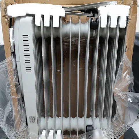 BOXED HY-BY-T11 OIL HEATER - COLLECTION ONLY 