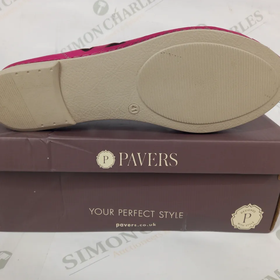 BOXED PAIR OF PAVERS SLIP-ON SANDALS IN FUSCHIA EU SIZE 41