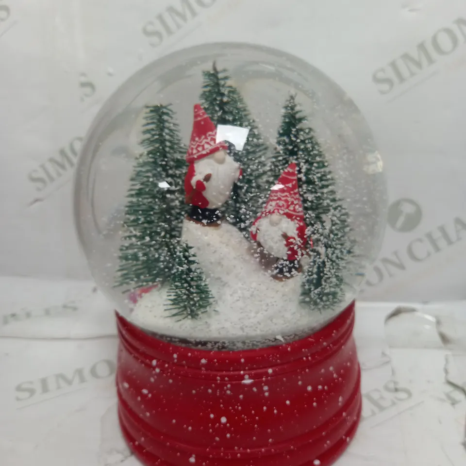BOXED SANTA EXPRESS CHRISTMAS CHARACTER MUSICAL WATER SPINNER - GONK