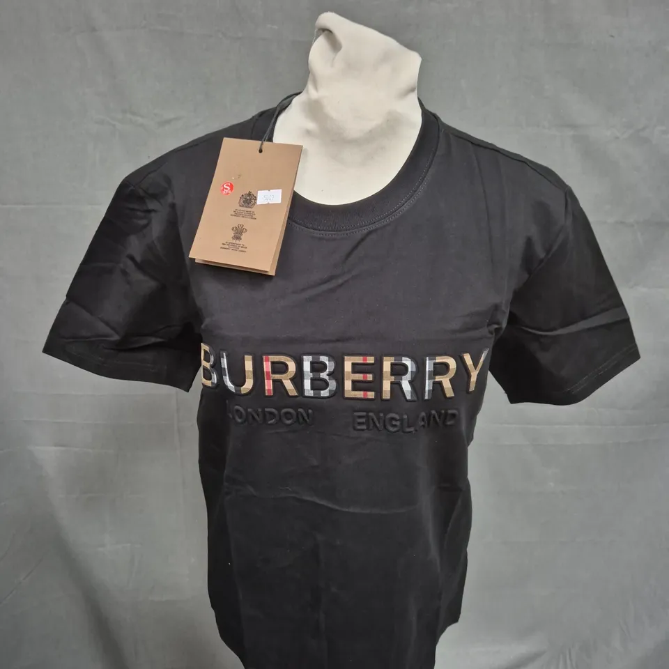 BURBERRY SLOGAN CASUAL TEE - SIZE SMALL