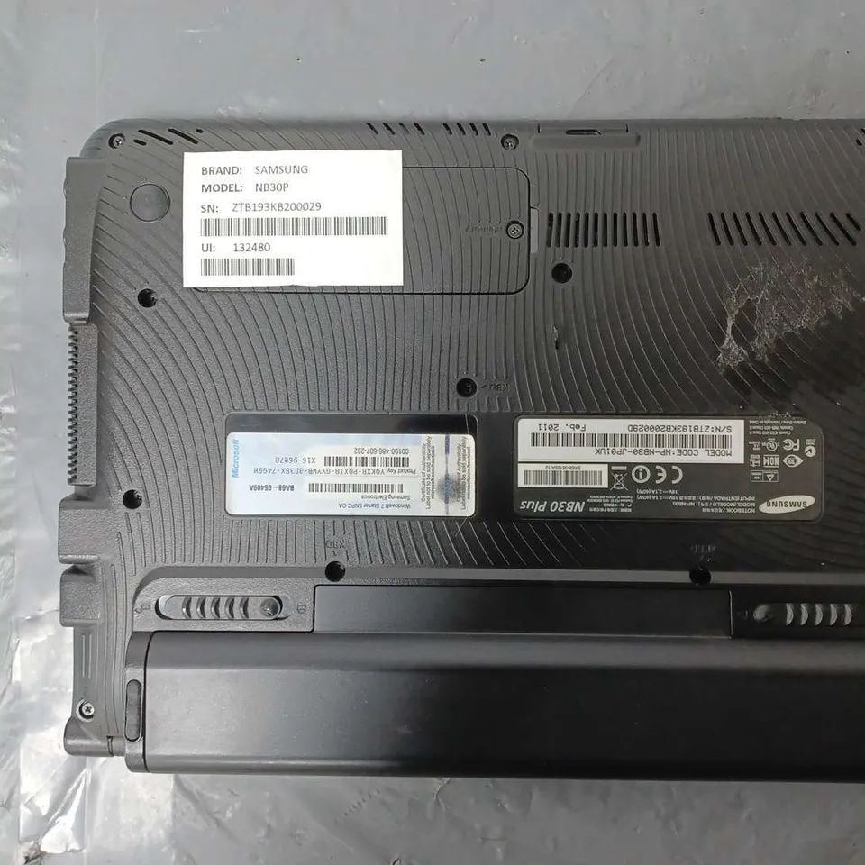 SAMSUNG NB30P 10 INCH ATOM N450 1.66GHZ