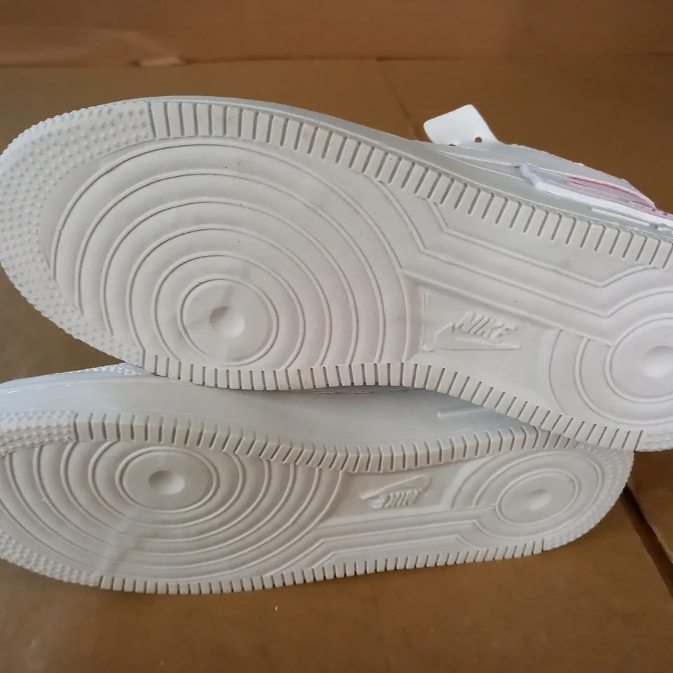 NIKE AIR FORCE 1 WHITE/PINK TRAINERS - UK 6