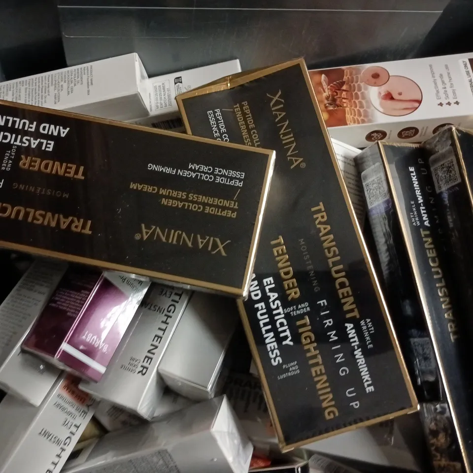 APPROXIMATELY 20 ASSORTED COSMETIC ITEMS TO INCLUDE BARUBT, SUMIFUN, ETC - COLLECTION ONLY